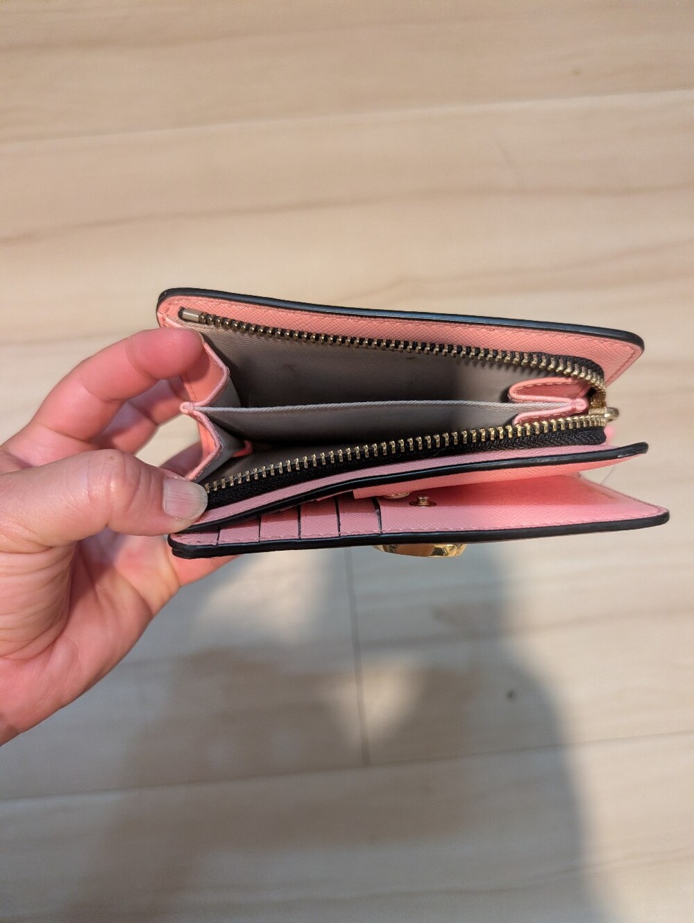 The Marc Jacobs Pink Zip-Around Compact Wallet Gold Logo - Picture 8 of 12